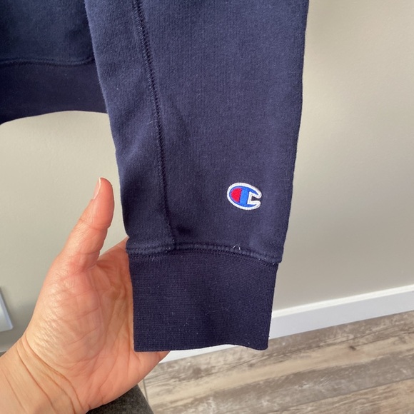 Navy Blue Champion Crewneck - Picture 4 of 4